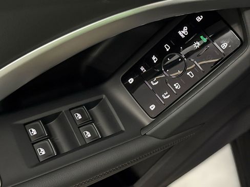 Certified 2025 Audi Q5 Prestige image 13