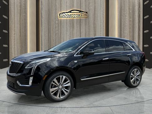 Used 2021 Cadillac XT5 Premium Luxury image 3