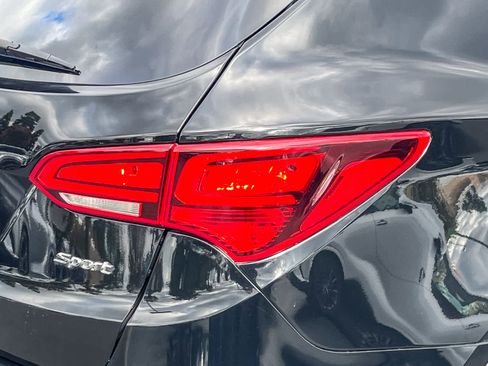 Used 2018 Hyundai Santa Fe Sport w/ 2.4L Value Package 02 image 7