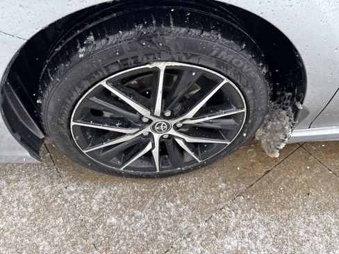 Used 2024 Toyota Camry SE image 11