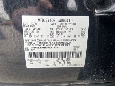 Used 2022 Ford Explorer Limited w/ Equipment Group 301A AWD/4WD image 22