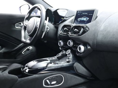 Used 2020 Aston Martin V8 Vantage Coupe RWD image 79