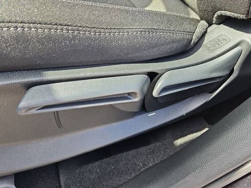 Used 2025 Honda CR-V LX image 19