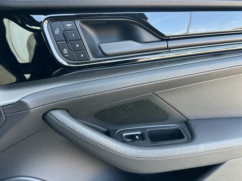 New 2025 Porsche Panamera 4 AWD/4WD image 18