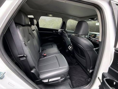 Certified 2025 Kia Sorento S w/ Panoramic Sunroof Package image 26