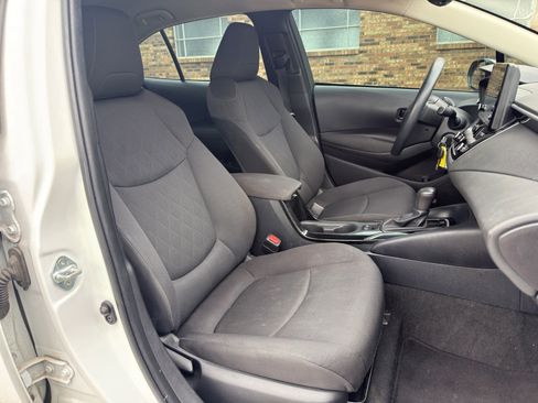 Used 2022 Toyota Corolla LE FWD image 19