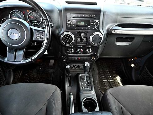 Used 2016 Jeep Wrangler Unlimited Sport w/ Quick Order Package 24S AWD/4WD image 16