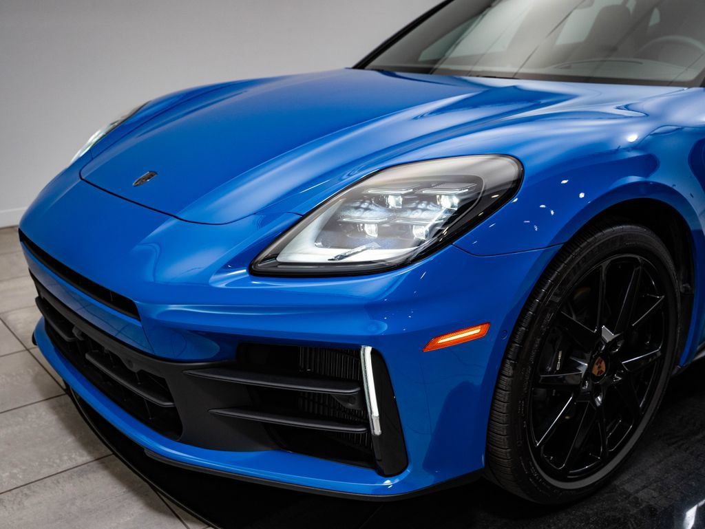 Certified 2025 Porsche Panamera 4 w/ Premium Package AWD/4WD image 16