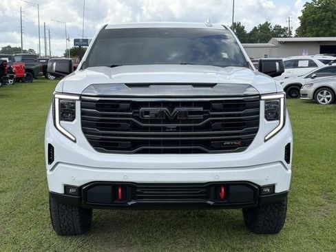 Used 2023 GMC Sierra 1500 AT4 w/ Technology Package AWD/4WD image 3