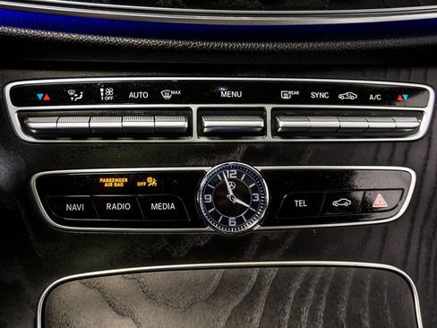 Used 2020 Mercedes-Benz E 350 4MATIC Sedan image 44