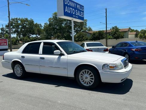 Used 2011 Mercury Grand Marquis LS RWD image 7