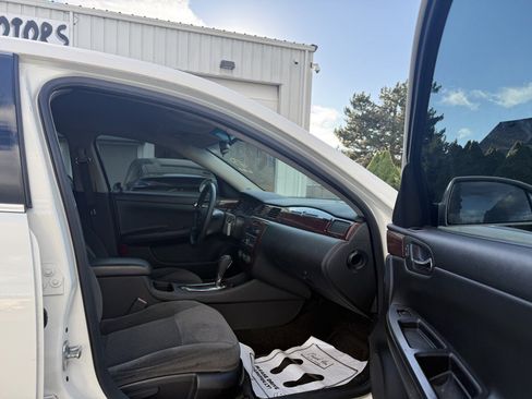 Used 2008 Chevrolet Impala LT FWD image 14