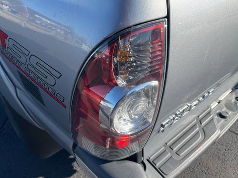 Used 2015 Toyota Tacoma PreRunner w/ SR5 Package image 22