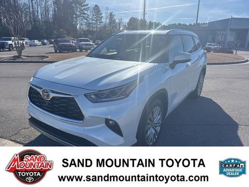 Used 2022 Toyota Highlander Platinum image 7