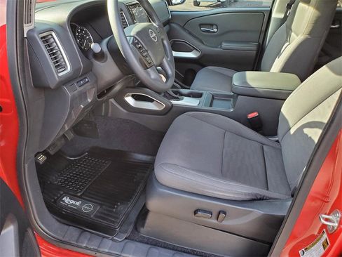 Certified 2024 Nissan Frontier SV w/ Technology Package image 4