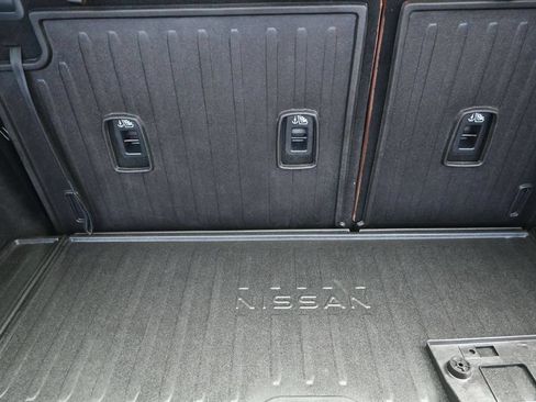 Used 2025 Nissan Pathfinder Platinum FWD image 21