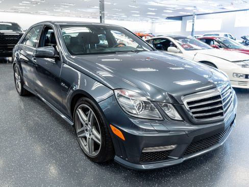 Used 2010 Mercedes-Benz E 63 AMG Sedan image 3