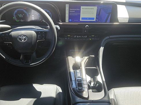 Used 2024 Toyota Crown AWD/4WD image 9