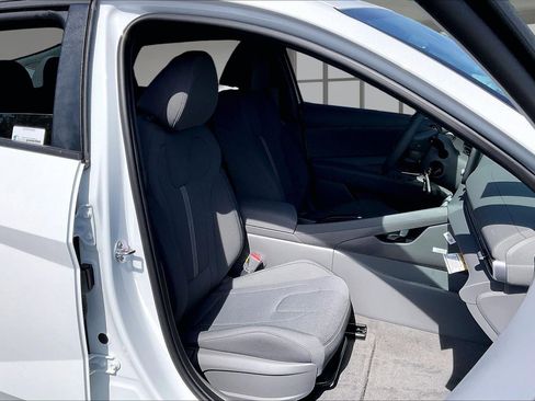 New 2026 Hyundai Elantra SE FWD image 11