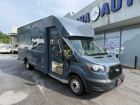 Used 2021 Ford Transit 350 DRW RWD image 4