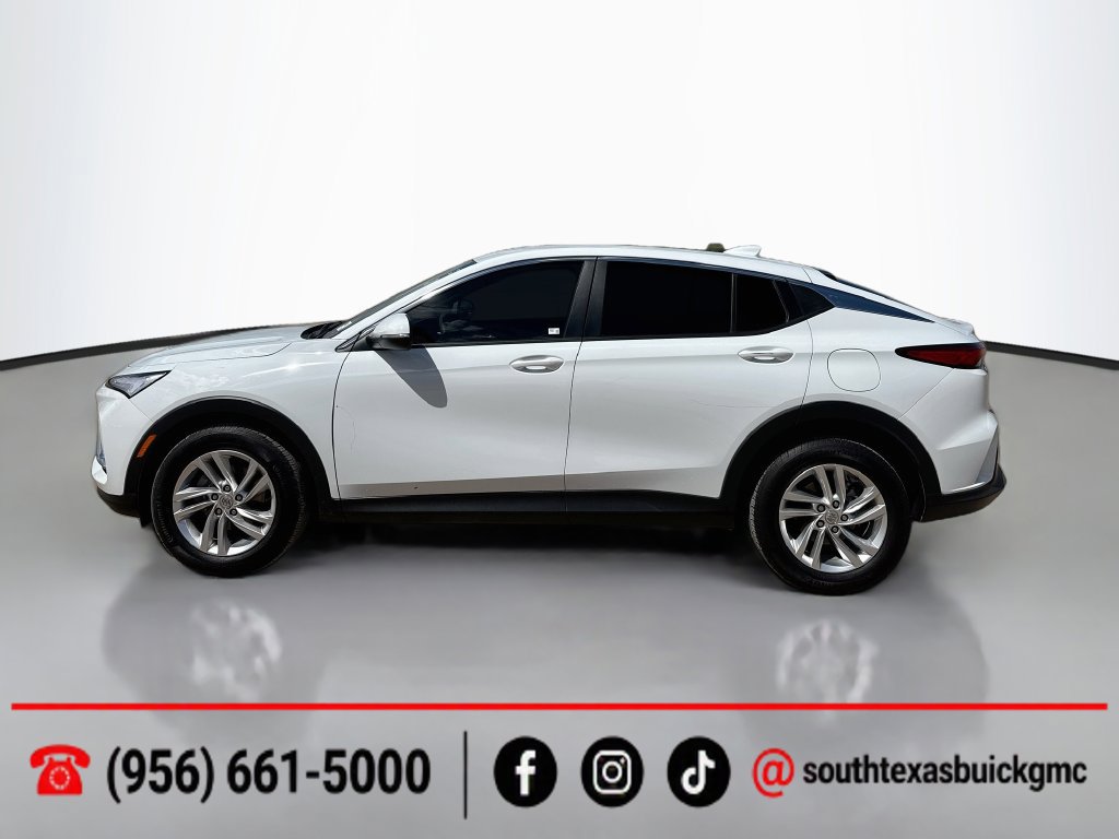 Used 2025 Buick Envista Sport Touring w/ Convenience II Package FWD image 4