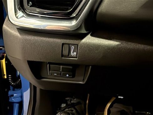 New 2025 GMC Canyon Elevation w/ Convenience Package image 30