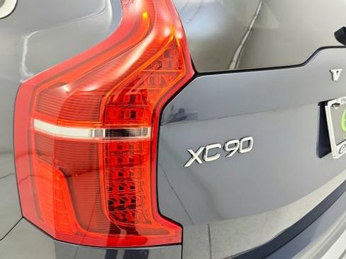 Used 2024 Volvo XC90 B5 Core AWD/4WD image 27