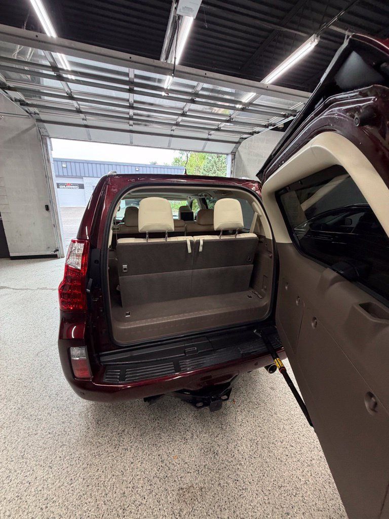 Used 2012 Lexus GX 460 Premium AWD/4WD image 14