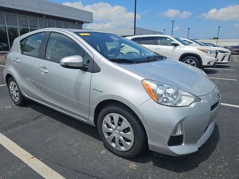 Used 2014 Toyota Prius C Two FWD image 2