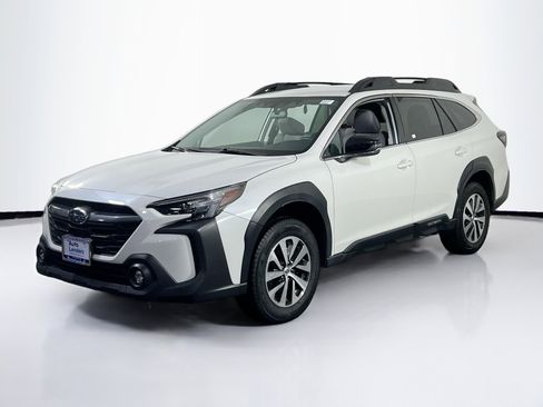 Used 2023 Subaru Outback Premium AWD/4WD image 1