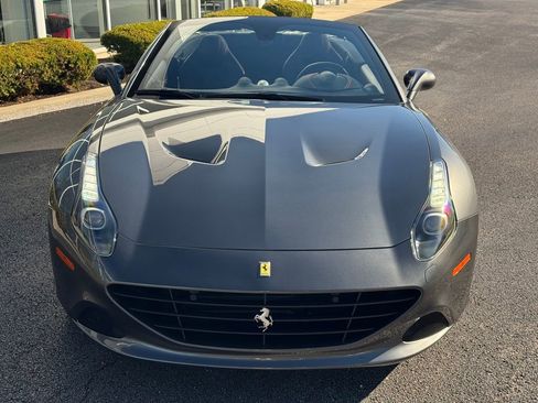Used 2016 Ferrari California T image 12