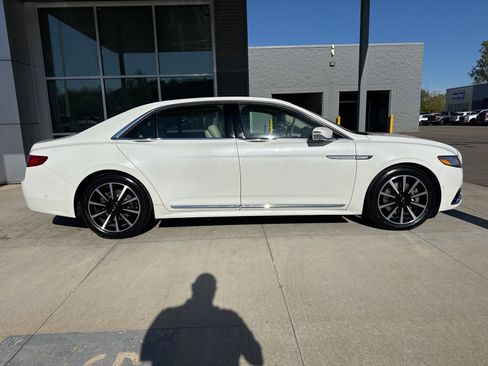 Used 2020 Lincoln Continental Reserve image 8