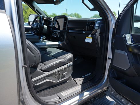 Used 2025 Ford F150 Platinum AWD/4WD image 32