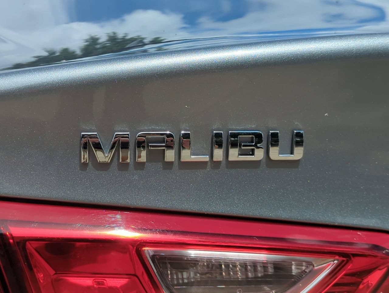 Used 2025 Chevrolet Malibu LT FWD image 5