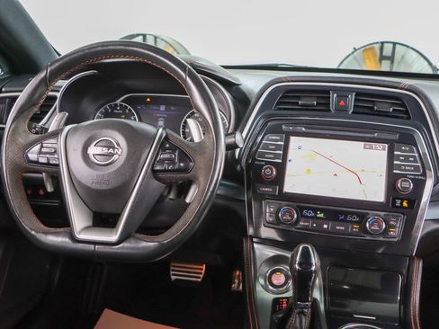 Used 2023 Nissan Maxima SR w/ Sport Mat Group FWD image 17