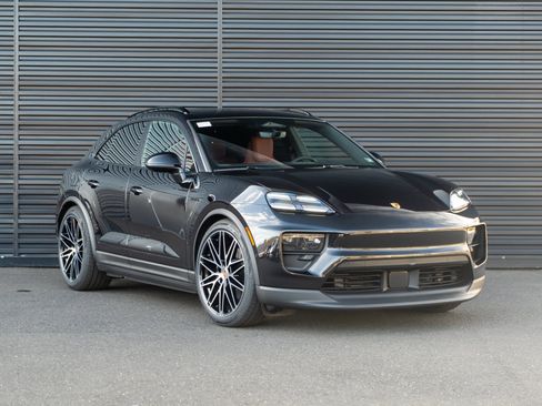 New 2026 Porsche Macan 4 Electric image 10