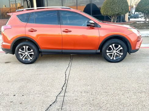 Used 2016 Toyota RAV4 LE image 4