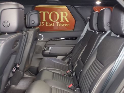New 2026 Land Rover Discovery S AWD/4WD image 24