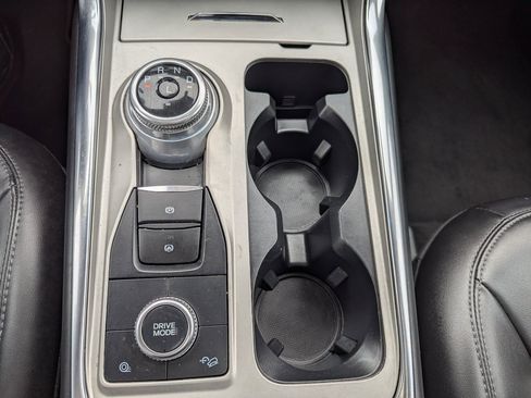 Used 2022 Ford Explorer XLT w/ Equipment Group 202A image 24