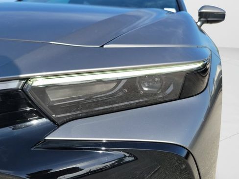 Certified 2025 Toyota Crown AWD/4WD image 24