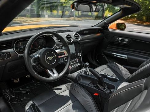 Used 2018 Ford Mustang GT Premium w/ Equipment Group 401A RWD image 20