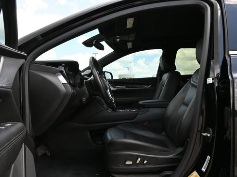 Used 2023 Cadillac XT5 Premium Luxury w/ LPO, Floor Liner Package FWD image 19