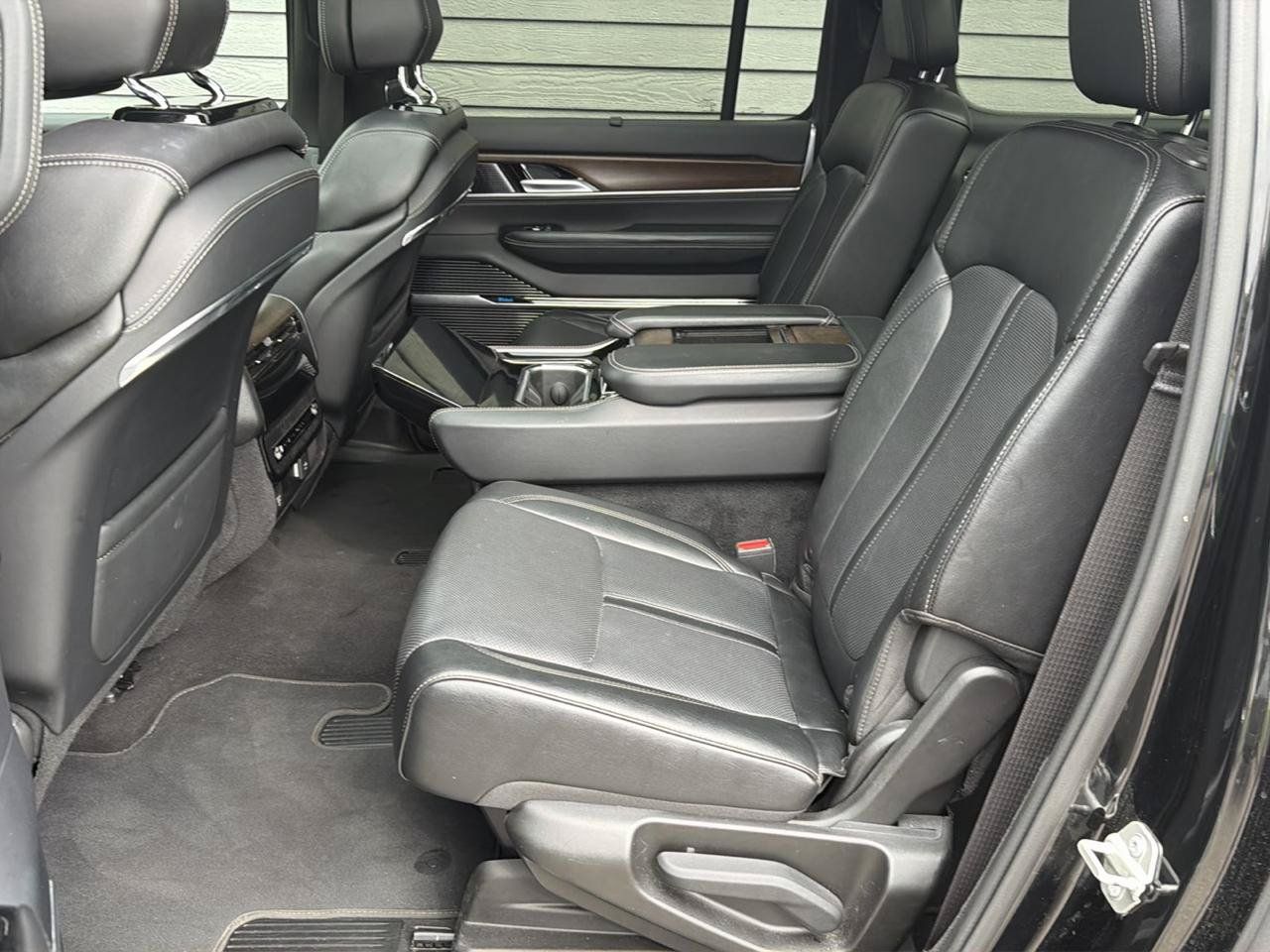 Used 2024 Jeep Grand Wagoneer L 4WD image 33