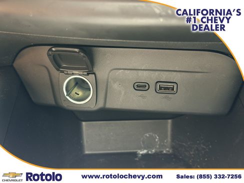 Used 2024 Chevrolet Trax RS w/ Sunroof Package FWD image 20