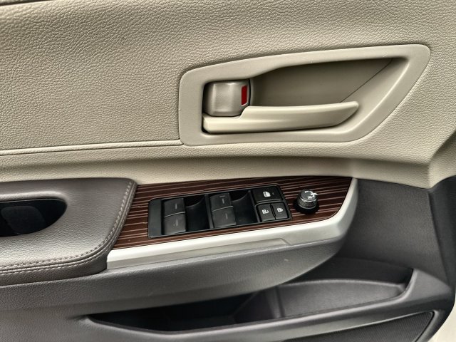 Used 2024 Toyota Sienna LE FWD image 13