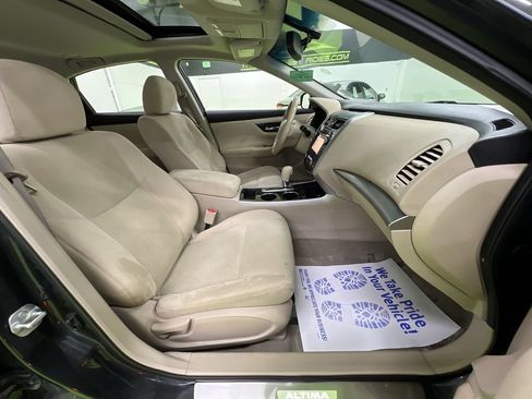 Used 2014 Nissan Altima 2.5 SV w/ Convenience Package FWD image 30