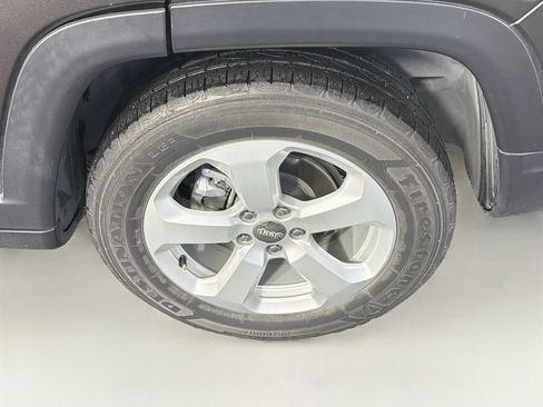 Used 2020 Jeep Compass Latitude w/ Popular Equipment Group FWD image 11