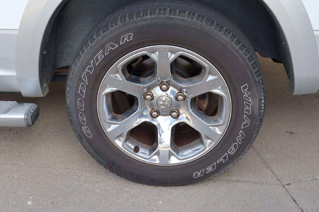Used 2015 RAM 1500 Laramie RWD image 29