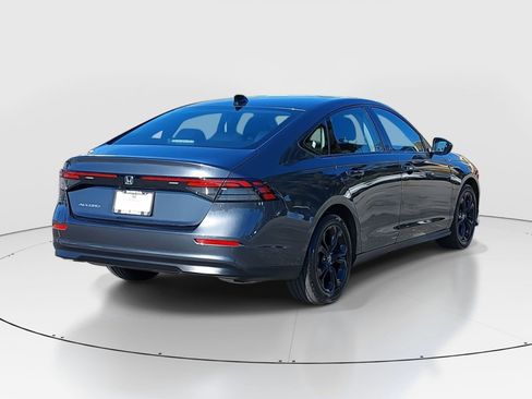 Certified 2025 Honda Accord SE image 5