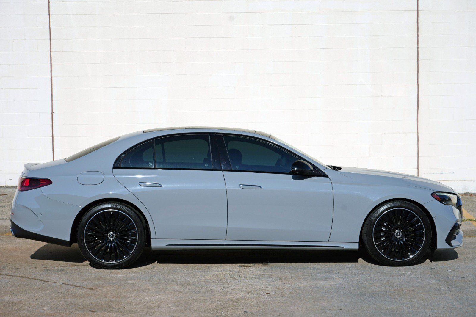 Used 2024 Mercedes-Benz E 450 4MATIC Sedan w/ MBUS Superscreen Package image 59